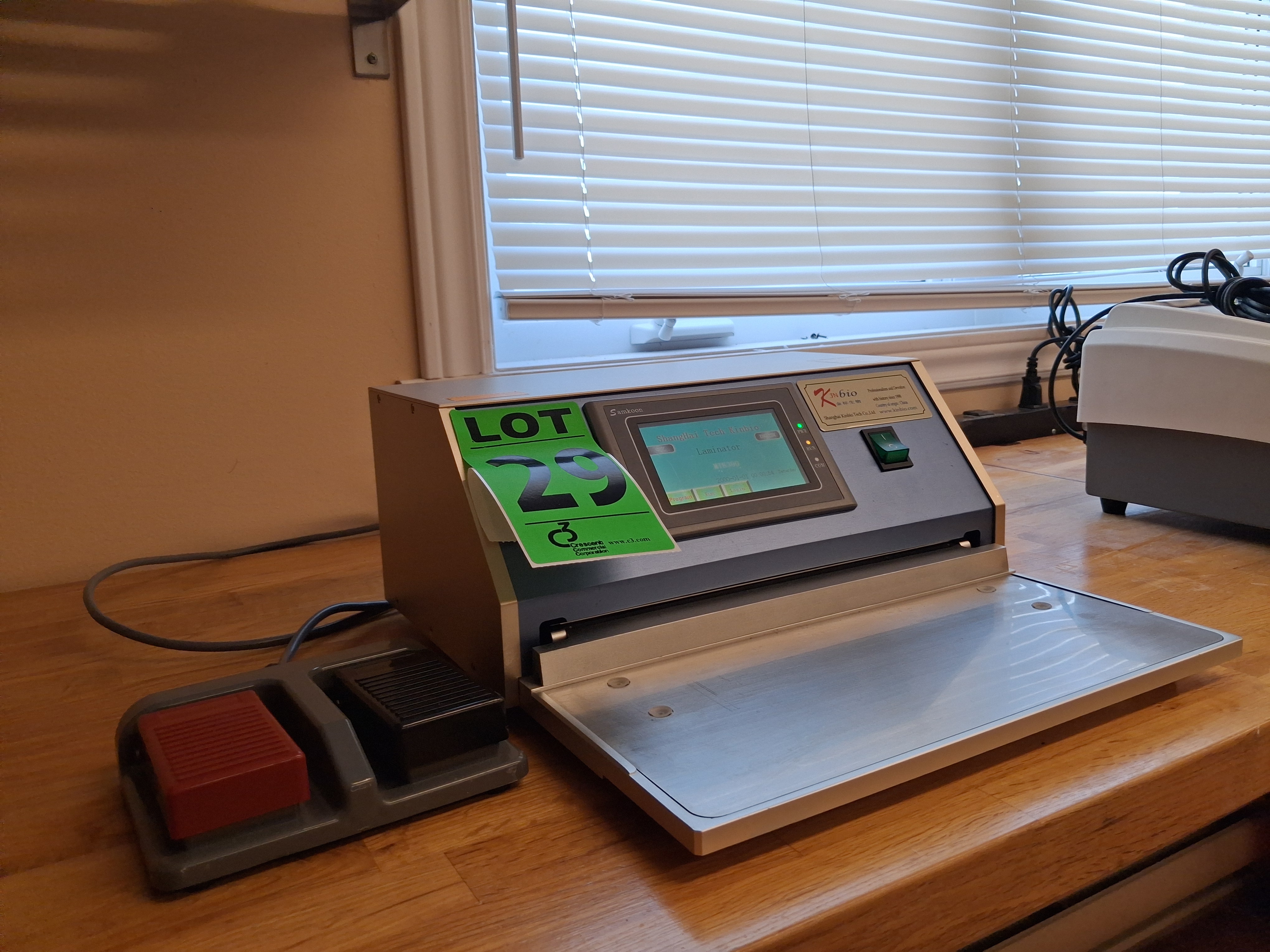 Lot 29 — 2018 KINBIO MTB300 Manual Laminator